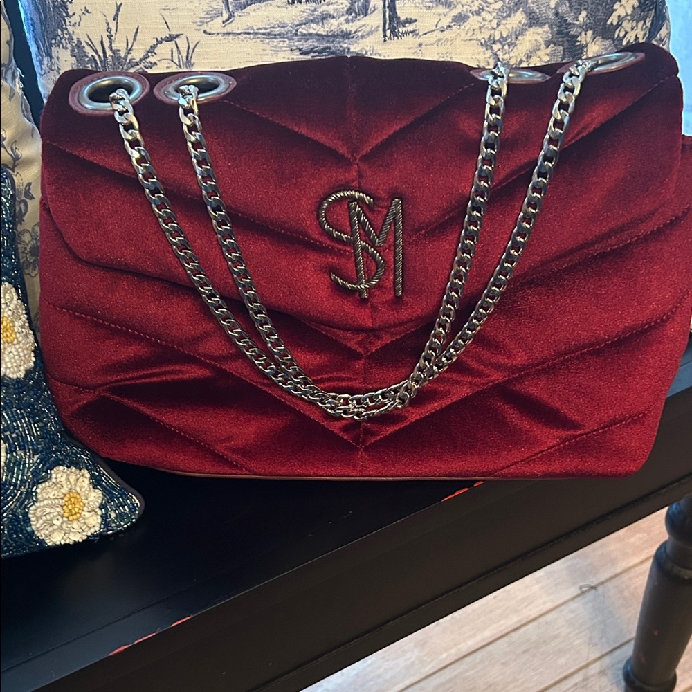 Steve Madden Quilted Velvet Shoulder Bag in Burgundy